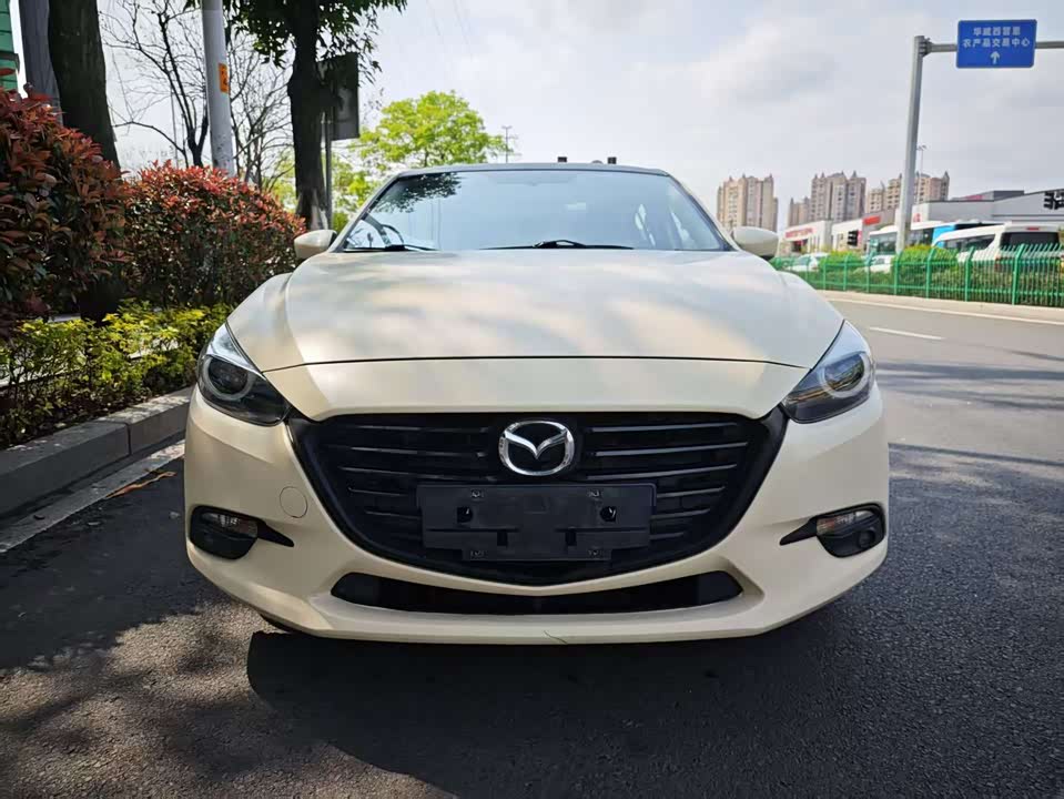 Mazda 3 Angkesaila