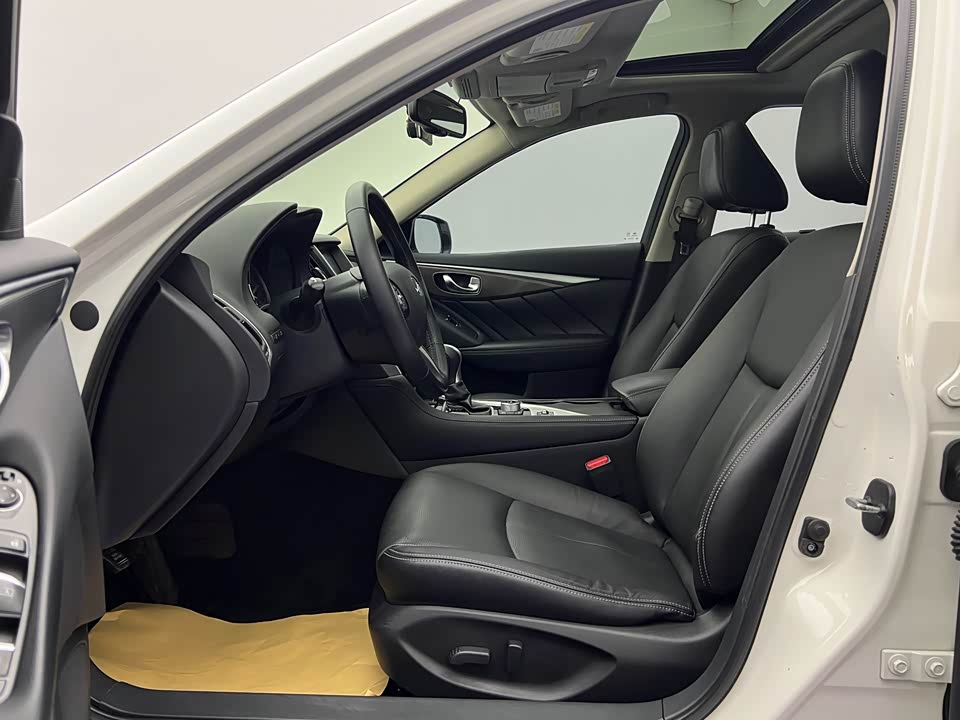 Infiniti Q50L