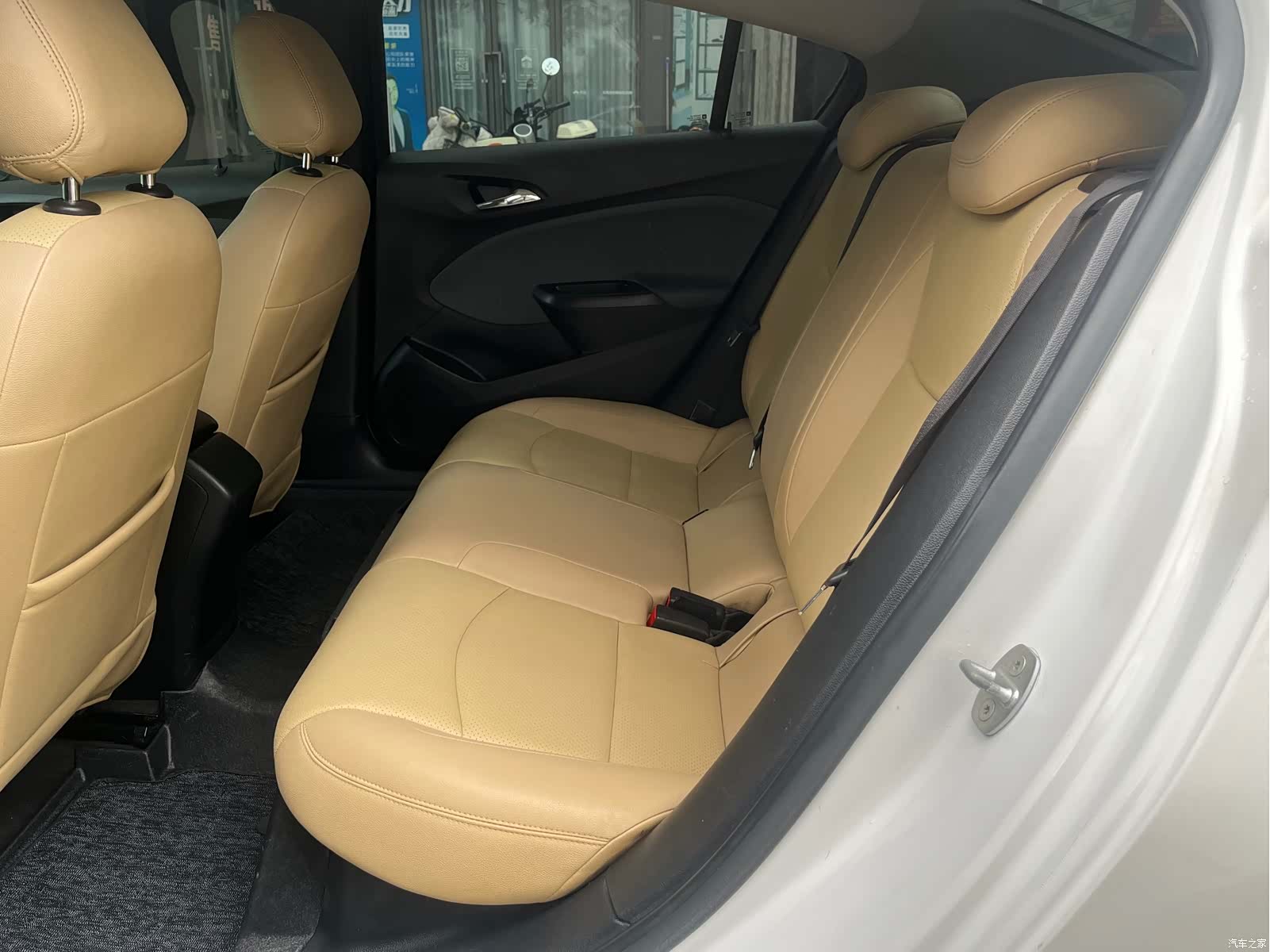 Chevrolet 320, 2017 8