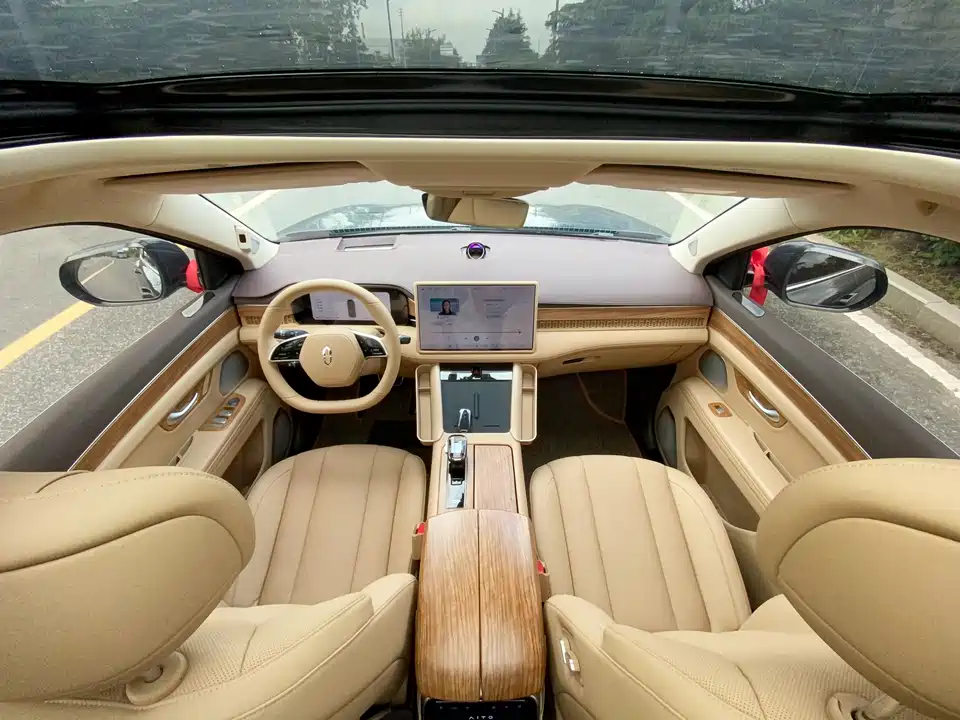 AITO Ask the world M7