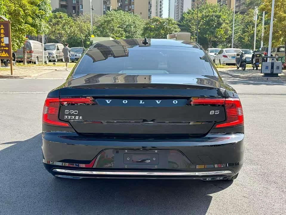 Volvo S90