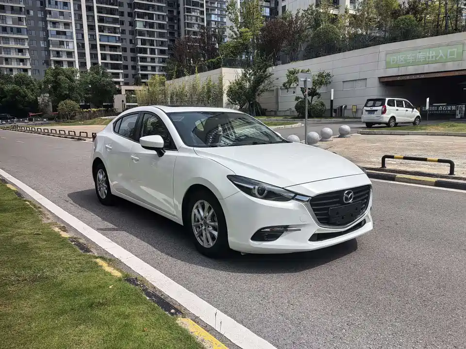 Mazda 3 Angkesaila