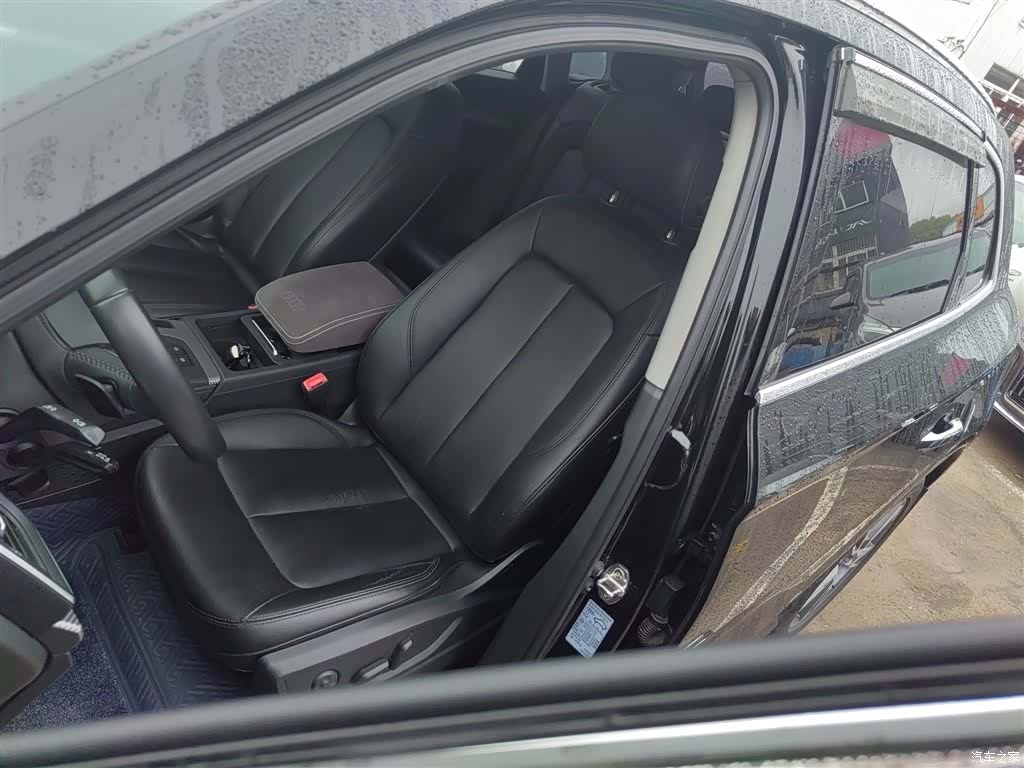 Audi Q5L, 2019 11