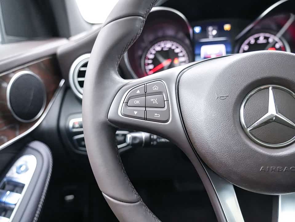 Mercedes-Benz GLC Mercedes-Benz GLC