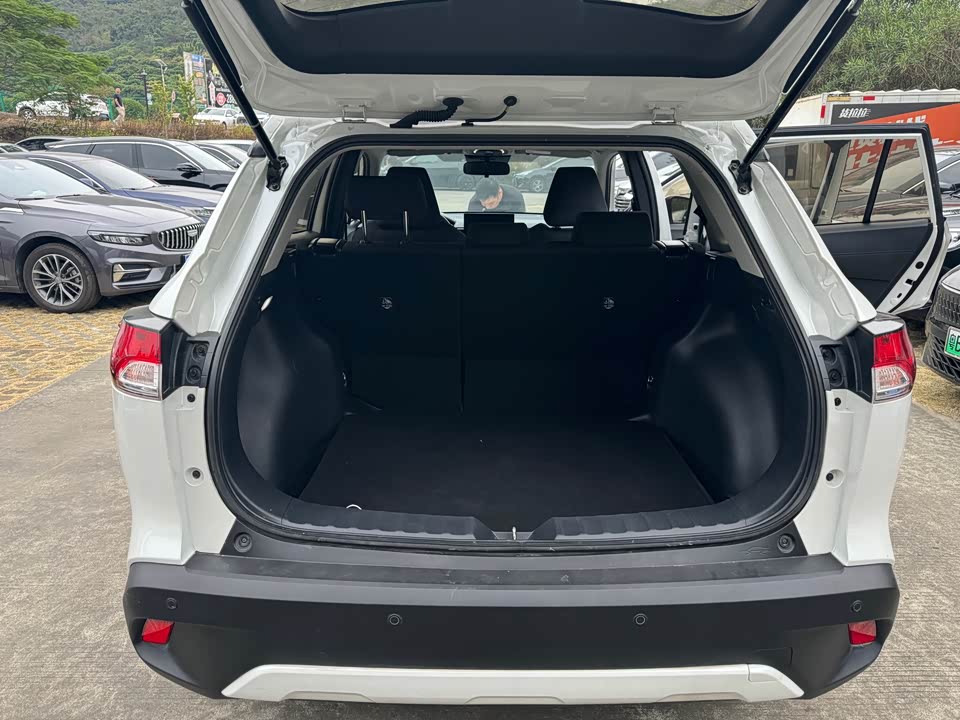 Toyota Corolla Sharp amplifier