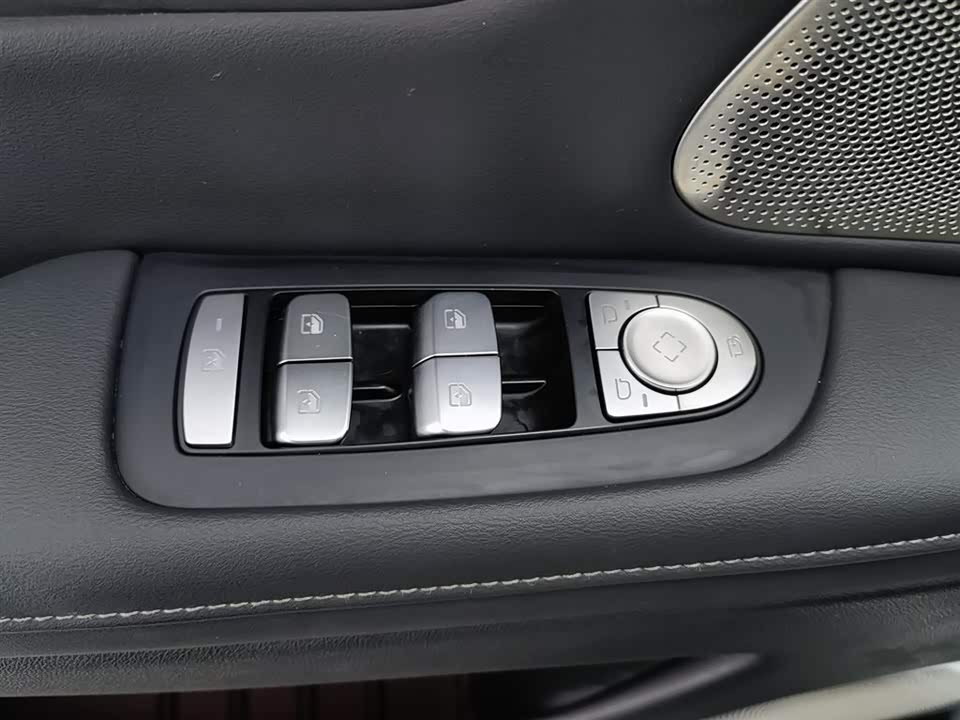 AITO Ask the world M7