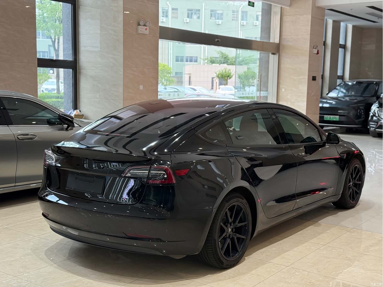 Tesla Model 3, 2019 13