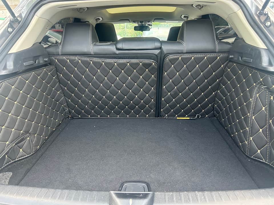 Mercedes-Benz GLA Mercedes-Benz GLA