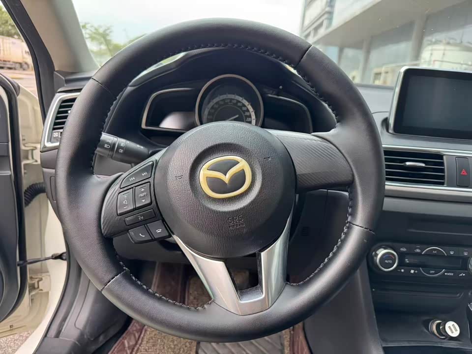 Mazda 3 Angkesaila