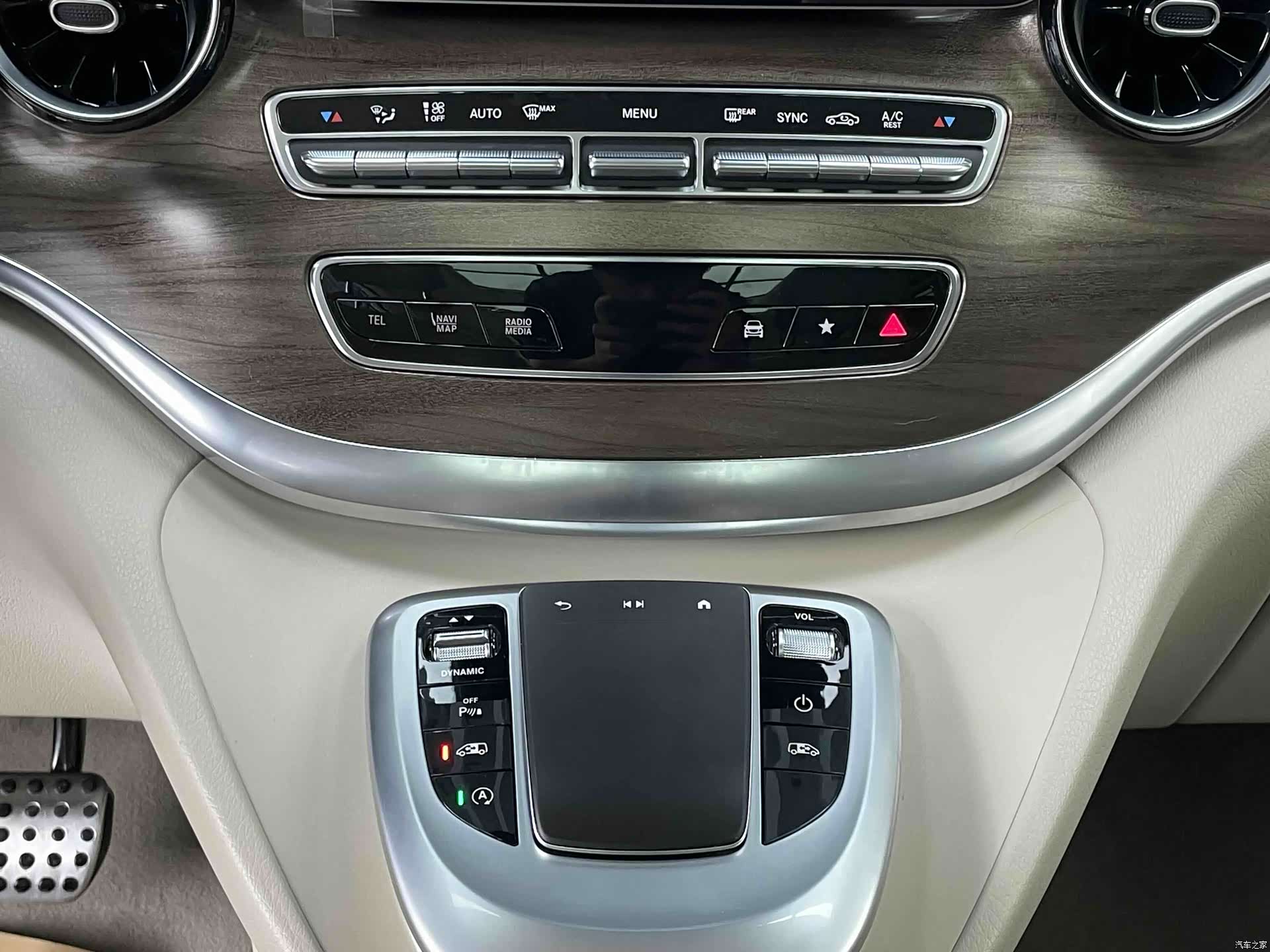 Mercedes-Benz V-Class, 2022 9