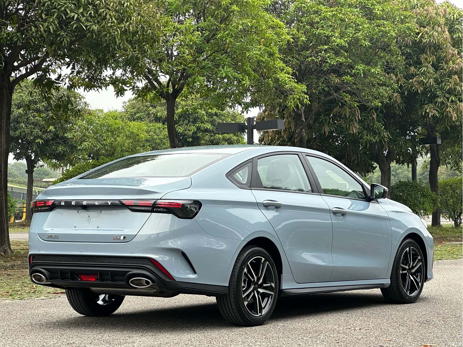 Geely Binray, 2026 32