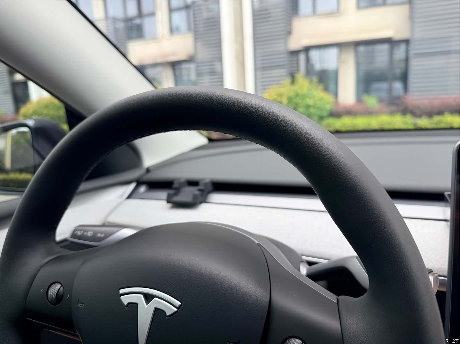 Tesla Model Y, 2024 30