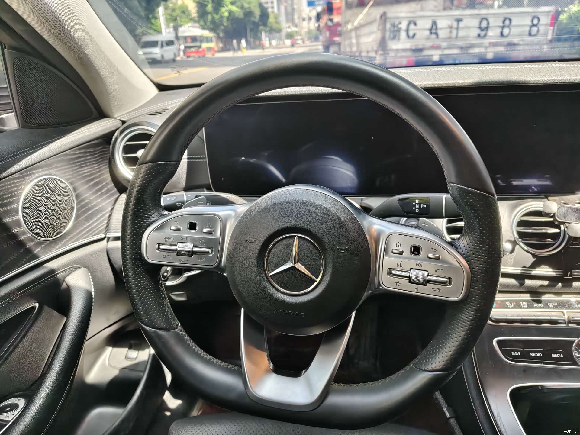 Mercedes-Benz E-Class, 2019 26