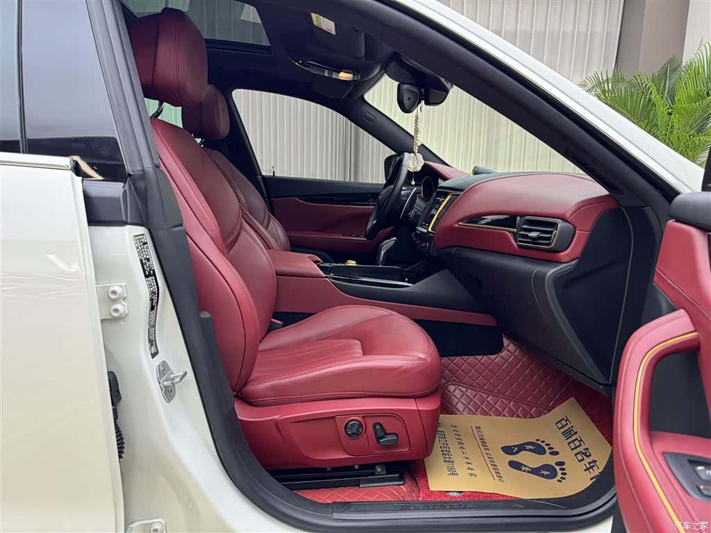 Maserati Levante, 2019 11