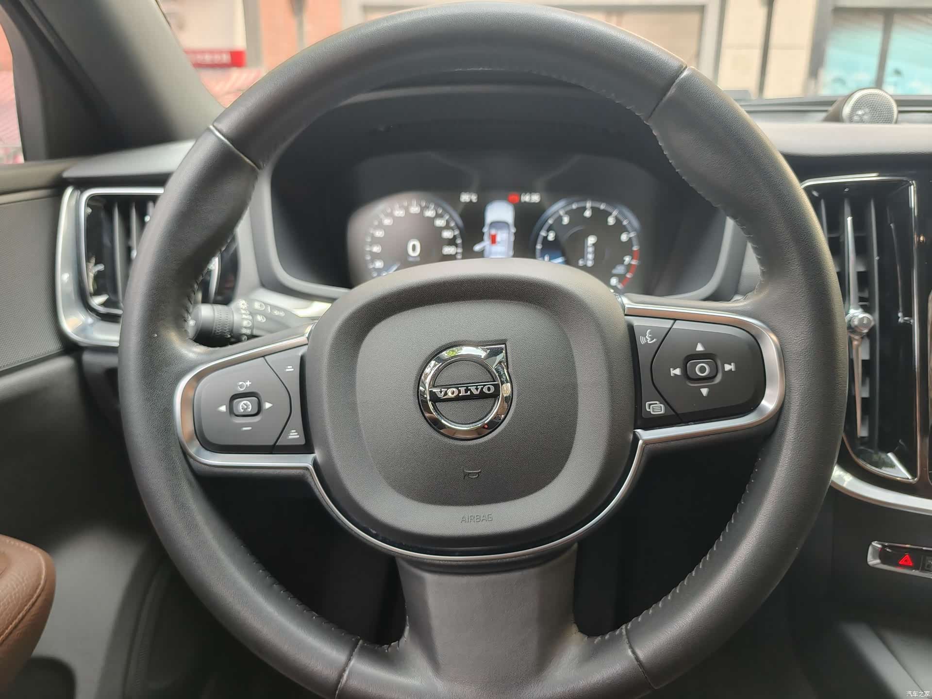 Volvo S60, 2022 11