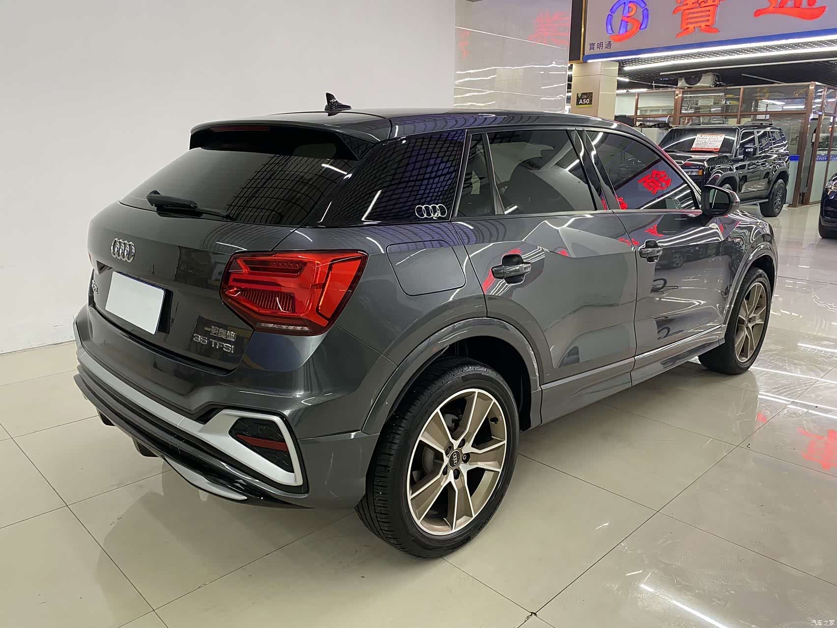 Audi Q2L, 2022 8