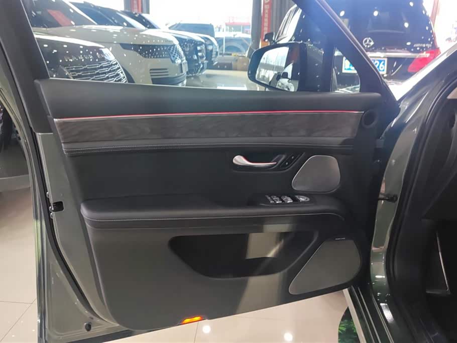 AITO Ask the world M5