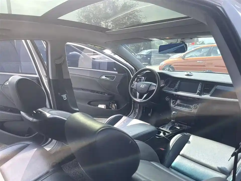 Hyundai Name picture