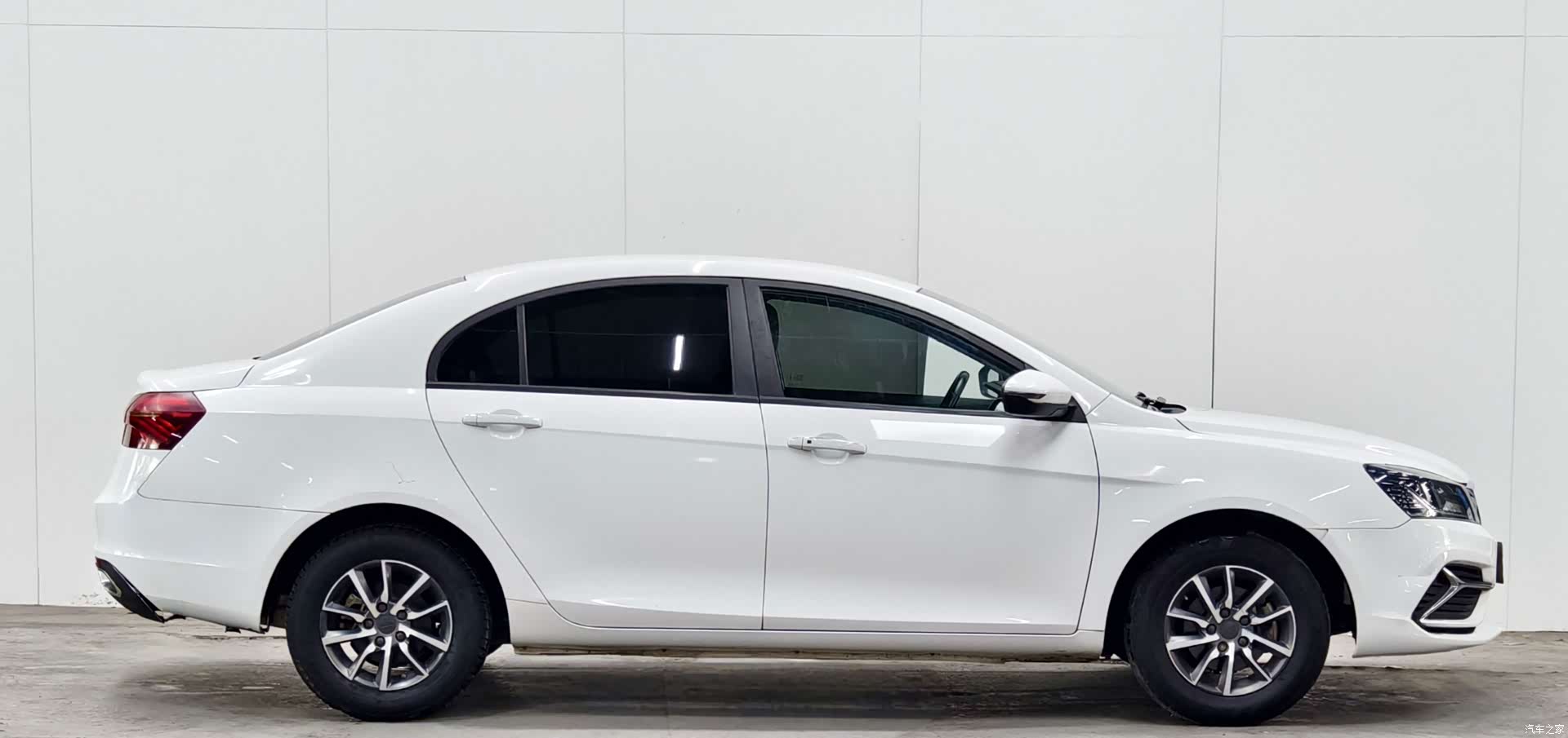 Geely Emgrand, 2019 8