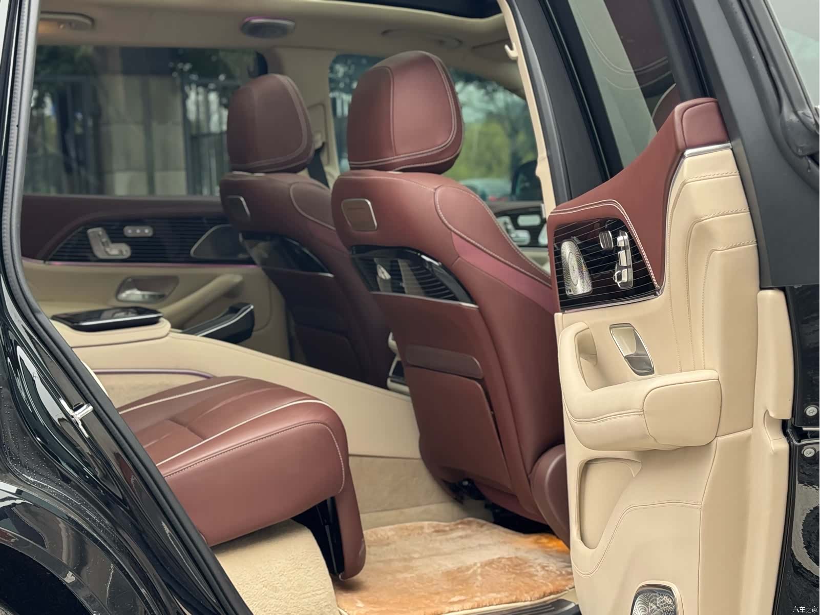 Mercedes-Benz GLS, 2024 17