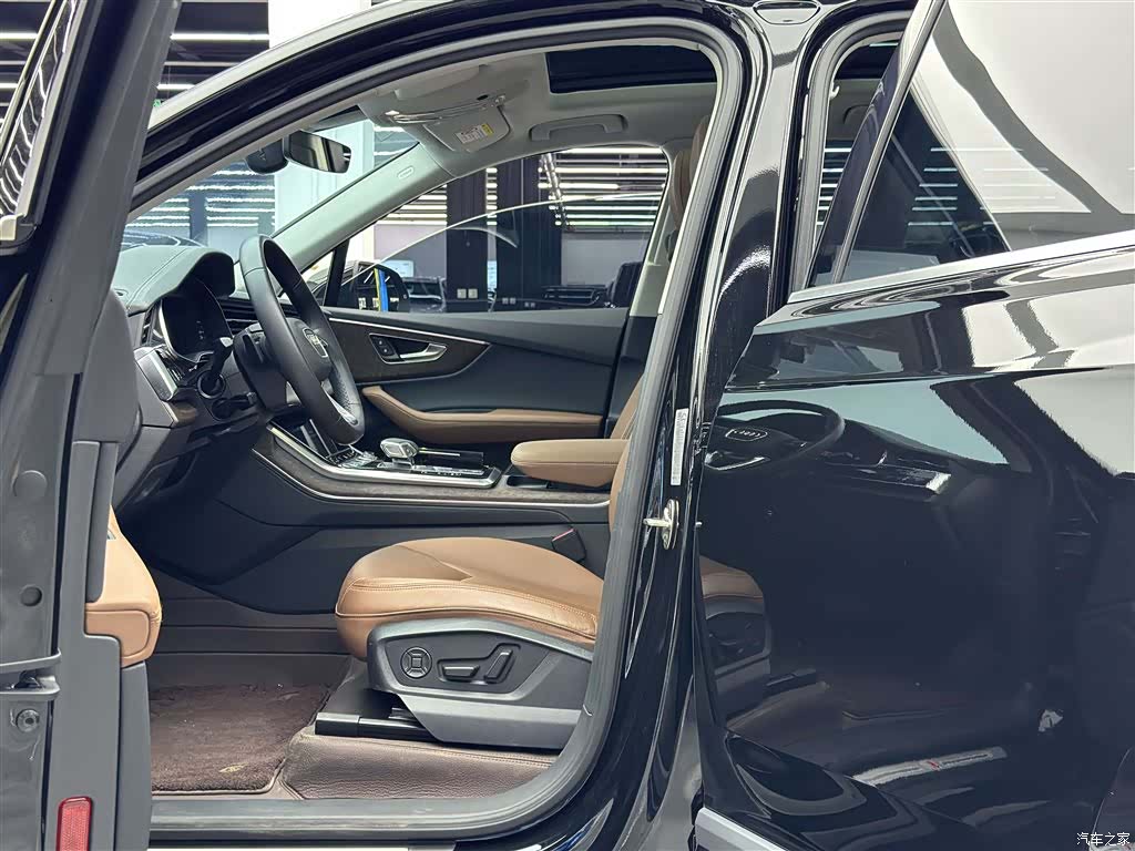 Audi Q7, 2024 6