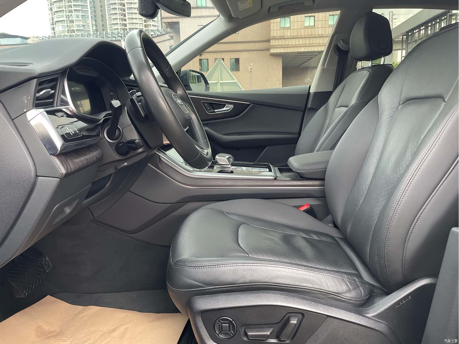 Audi Q8, 2021 4