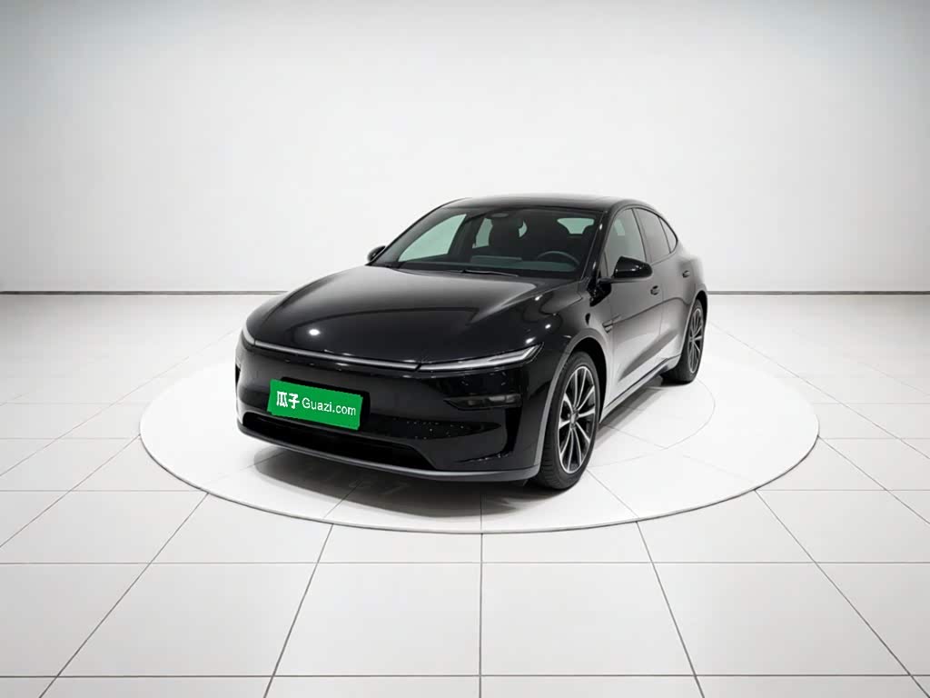 Tesla Model Y L