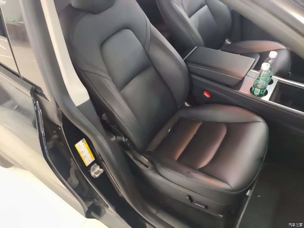 Tesla Model Y, 2022 25