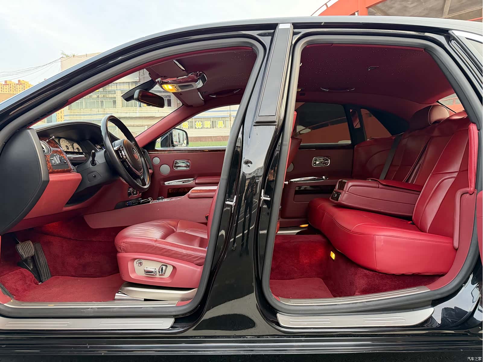 Rolls-Royce Ghost, 2011 7