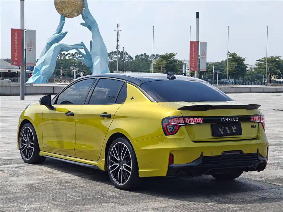 Lynk & Co 03