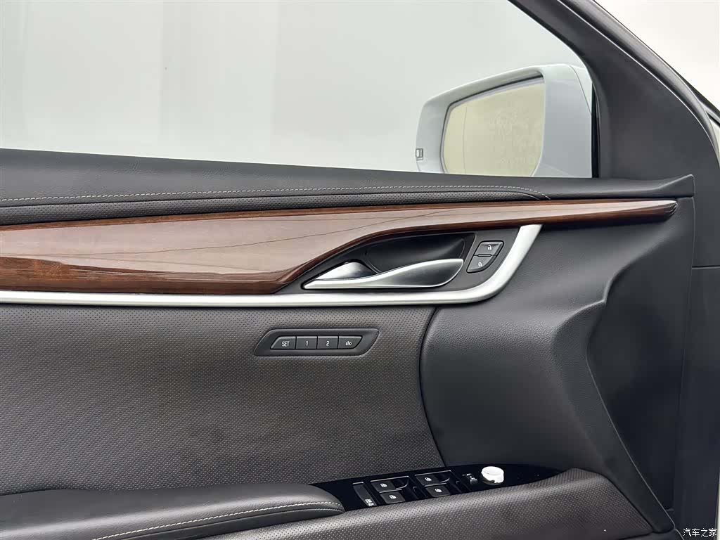 Cadillac XTS, 2017 13