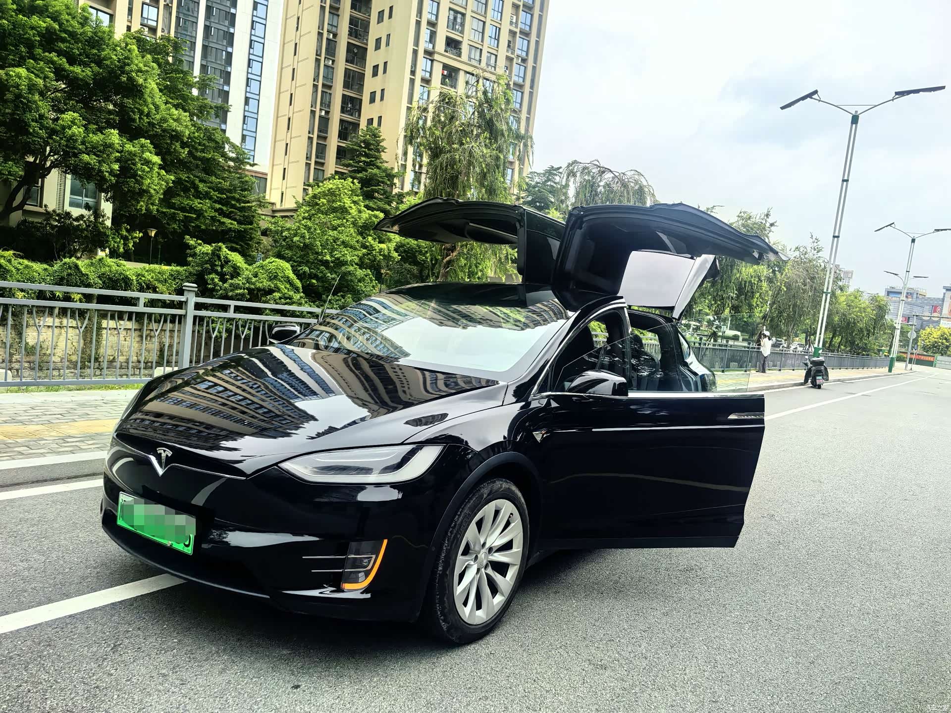 Tesla Model X, 2020 8