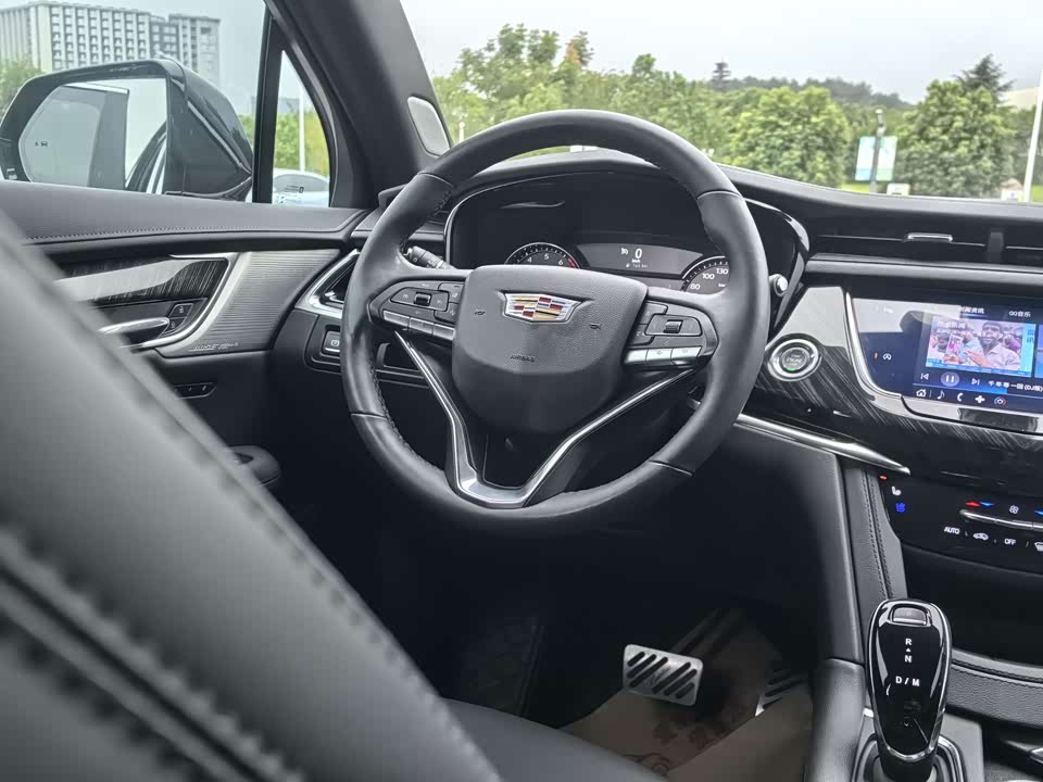 Cadillac XT6