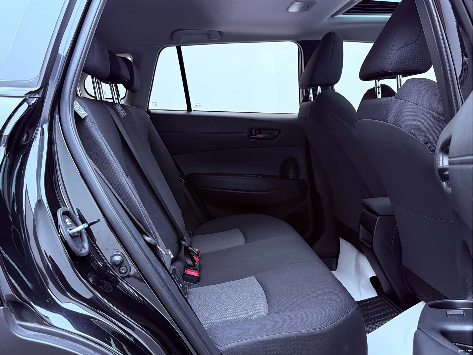 Toyota Frontlander, 2023 11