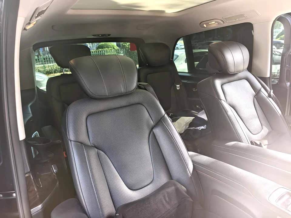 Mercedes-Benz V-class