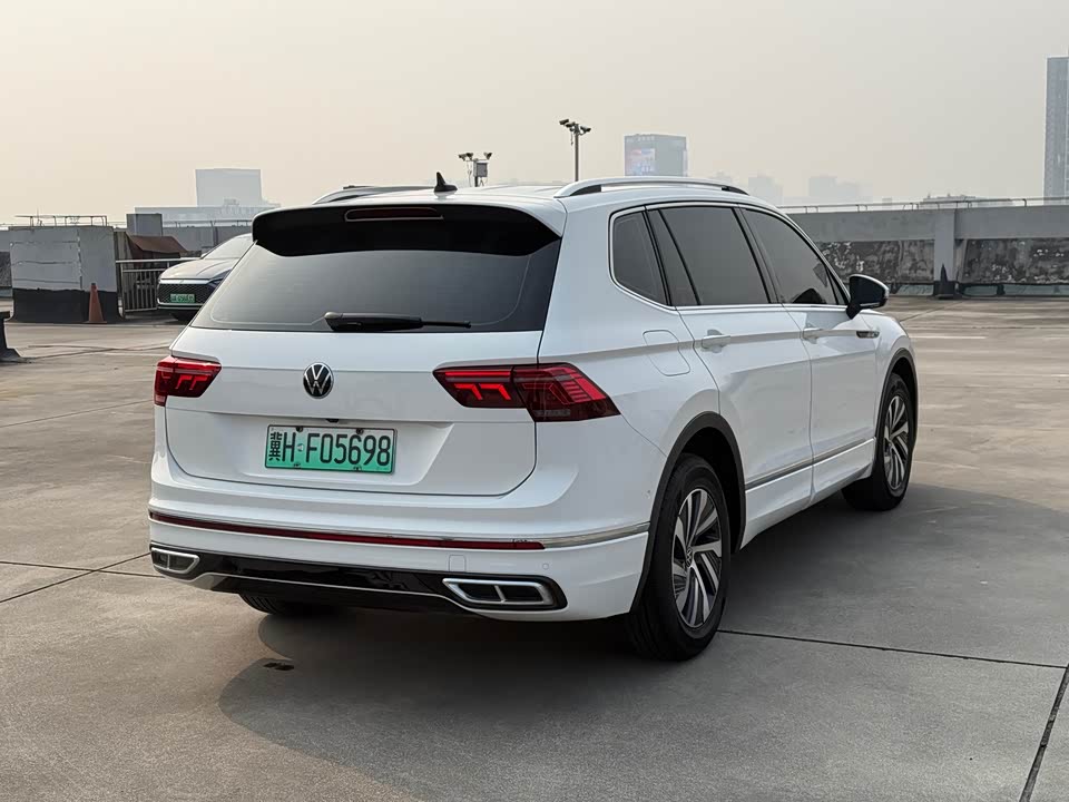 Volkswagen Tiguan L
