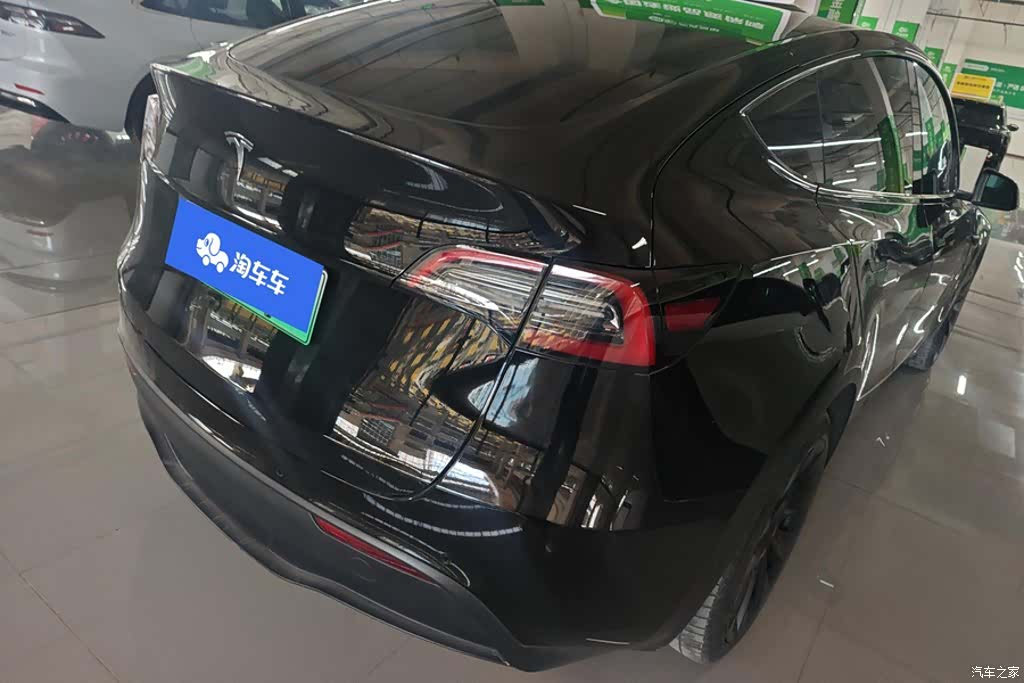 Tesla Model Y, 2021 3