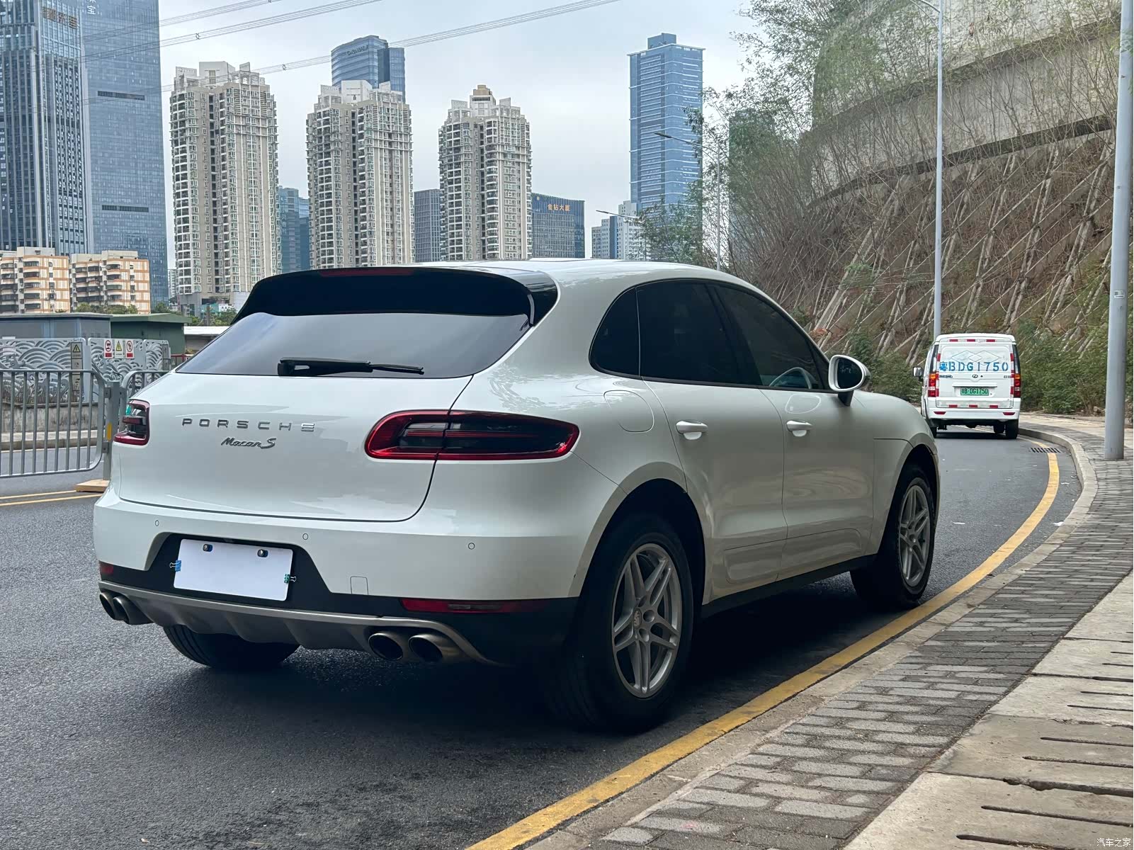 Porsche Macan, 2016 10