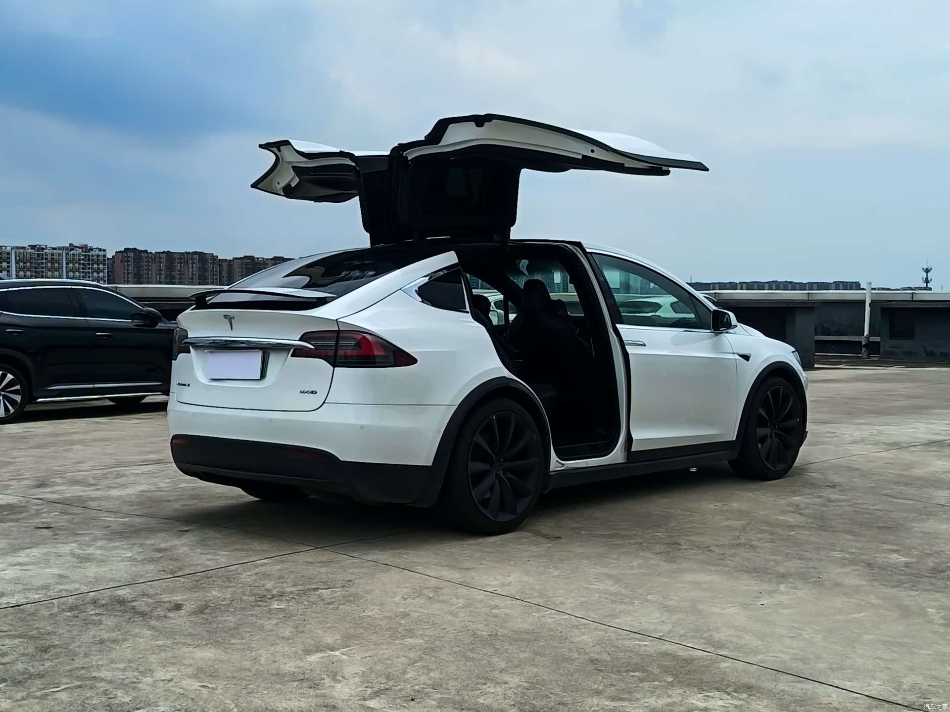 Tesla Model X, 2017 4