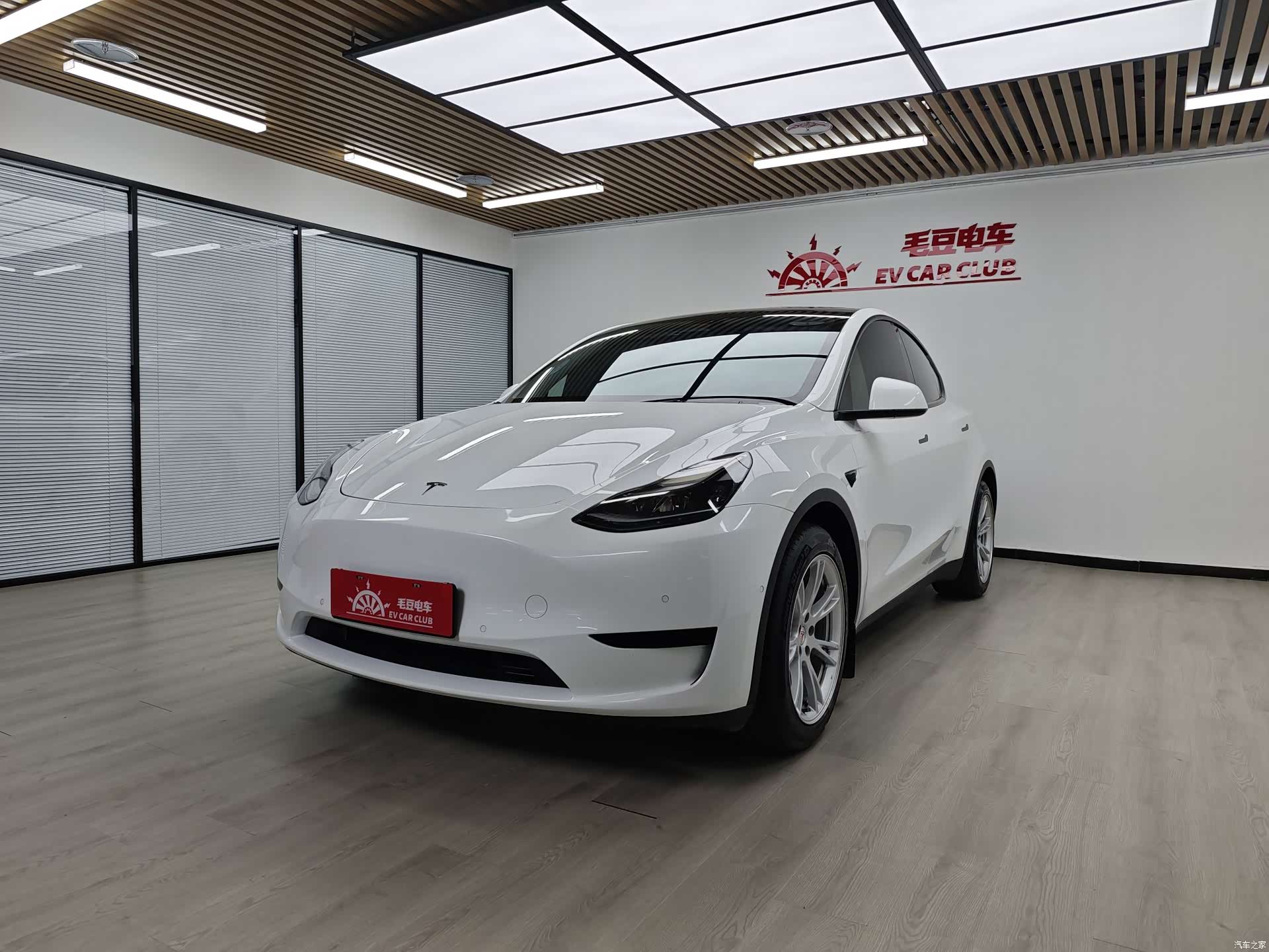 Tesla Model Y, 2022 1