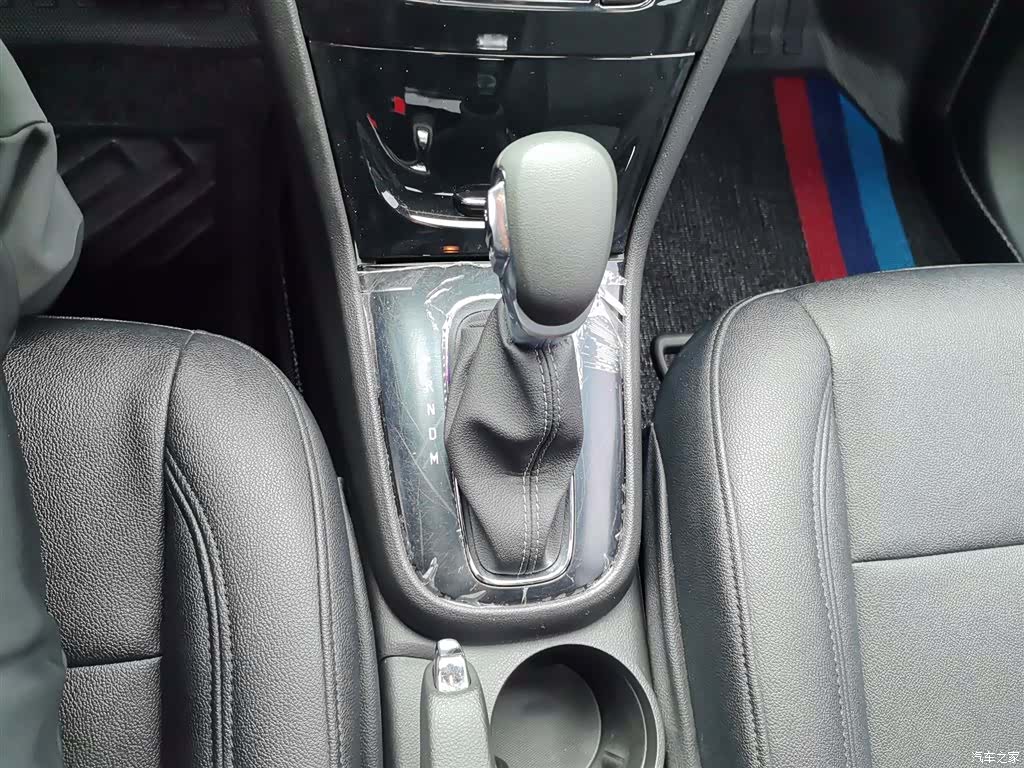 Buick Encore, 2018 4