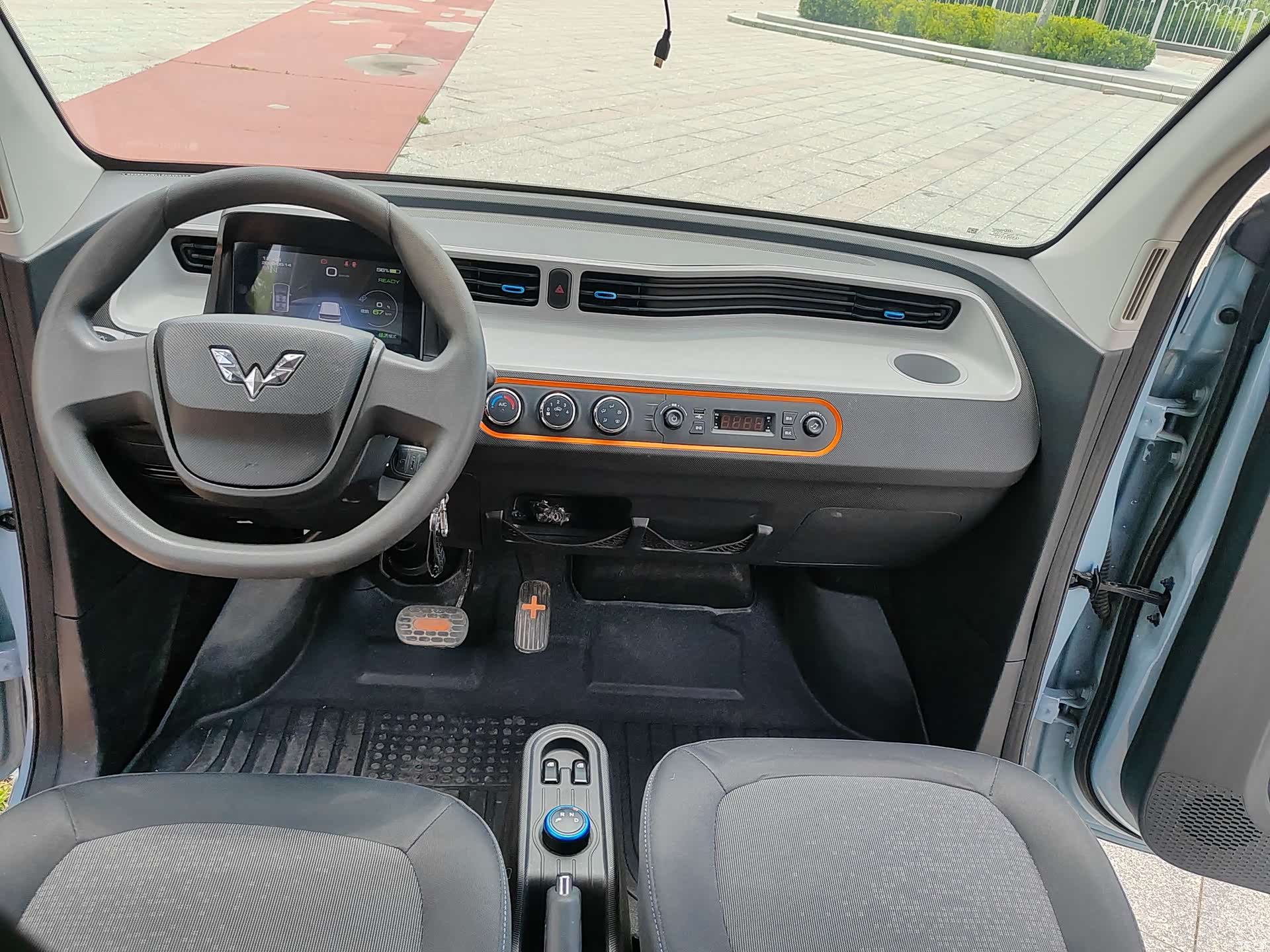 Wuling MINIEV, 2021 11
