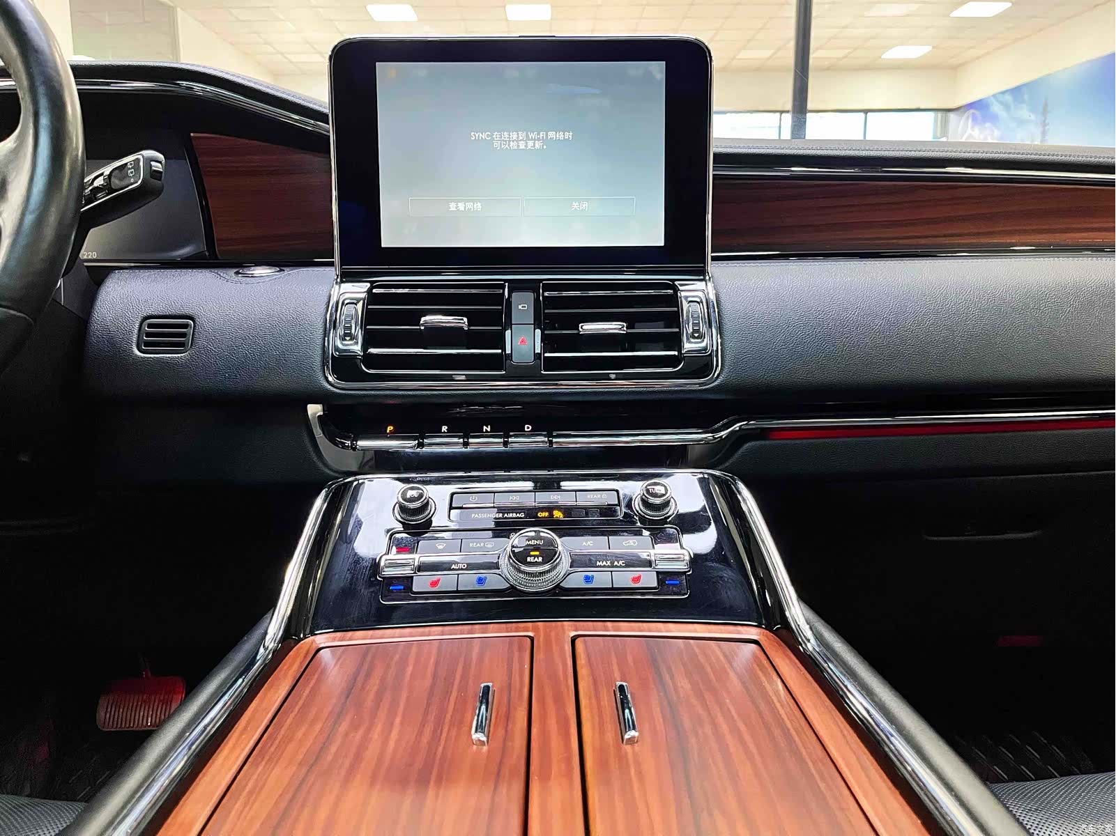 Lincoln Navigator, 2018 12