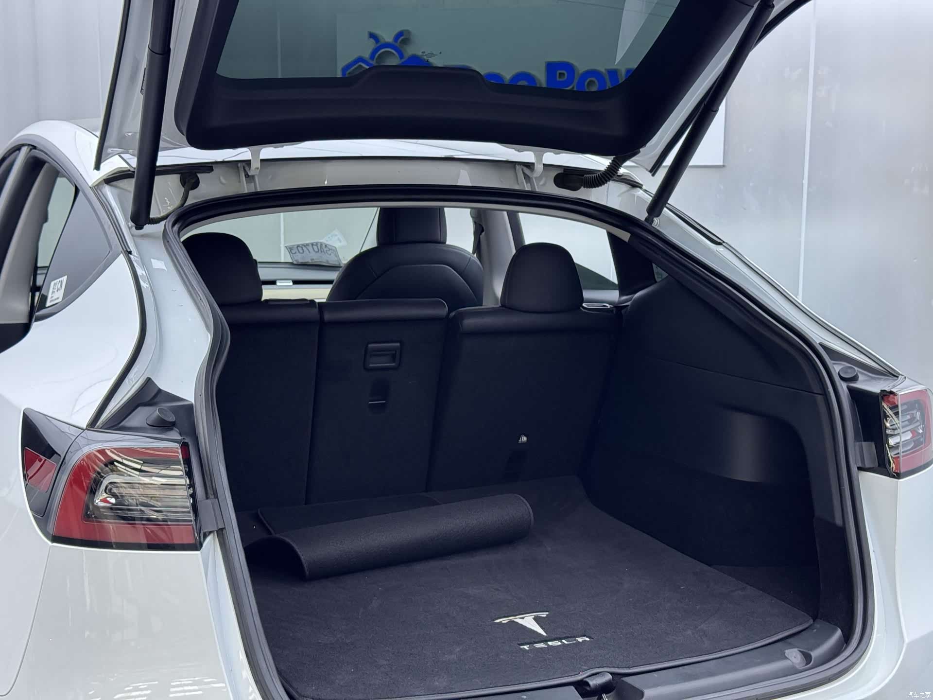 Tesla Model Y, 2022 16