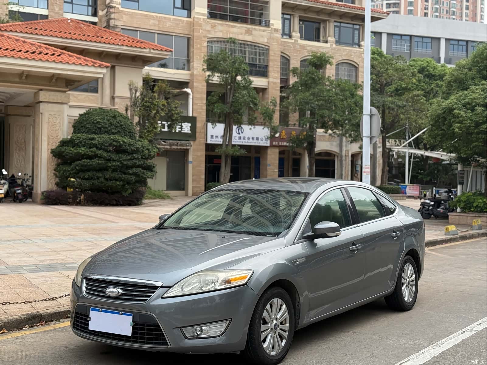 Ford Mondeo, 2011 1