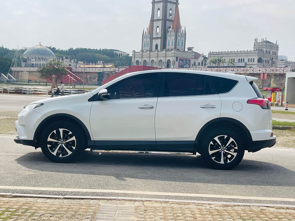 Toyota RAV4 Rongfang