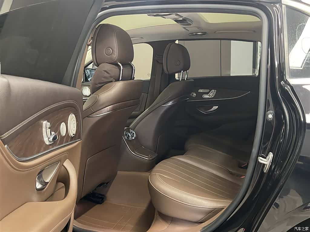 Mercedes-Benz E-Class, 2022 18