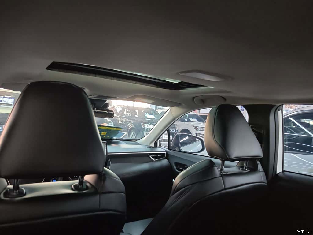 Toyota Frontlander, 2023 16