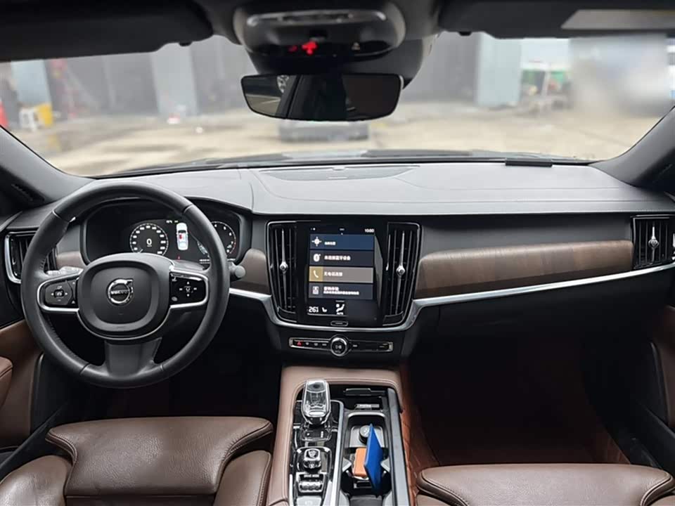 Volvo S90
