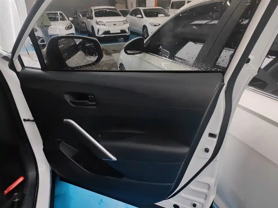 Toyota Corolla Sharp amplifier